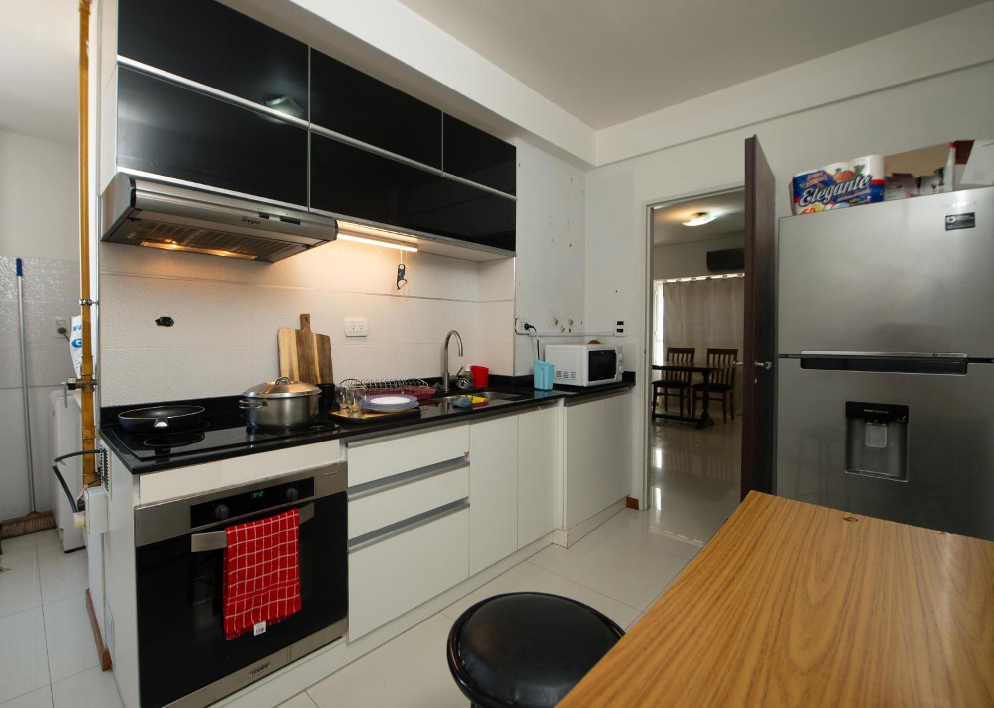 Departamento Con Cochera Zona Consular 4 Con 2 *