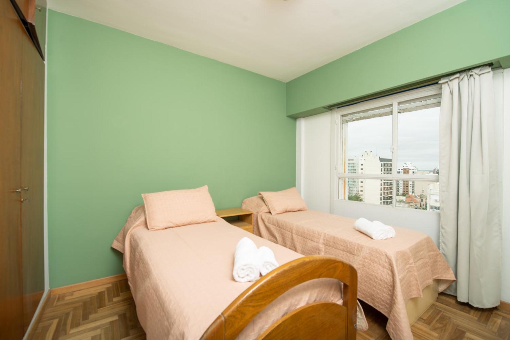 Apartamento Departamento Con Cochera Zona Consular 4 Con 2 *